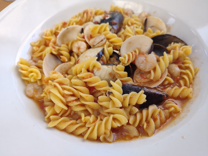 Espirales de pasta con gambas